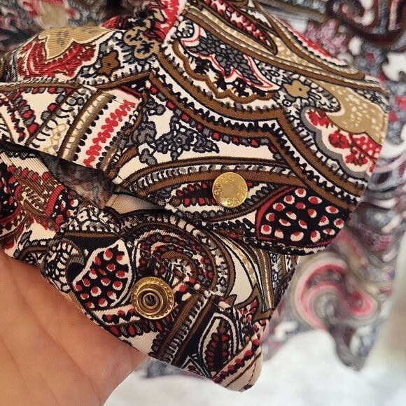 BCBGMaxazria Paisley Print Long Sleeved Button Down Shirt, Snap Closure Size L - Picture 5 of 9